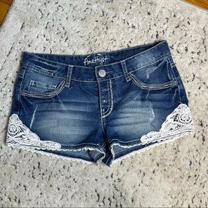 Amethyst Dark Blue Jean Short White Lace appliqué size 7